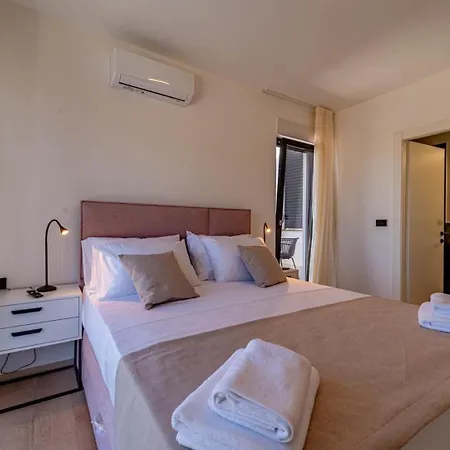 Lana By Guide * Vela Luka