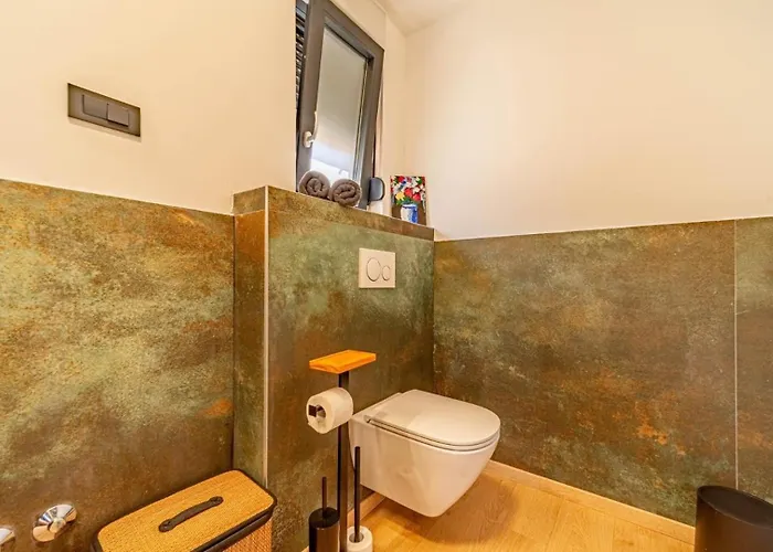 Lana By Guide Vela Luka