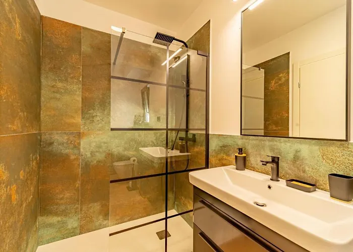 Lana By Guide Vela Luka